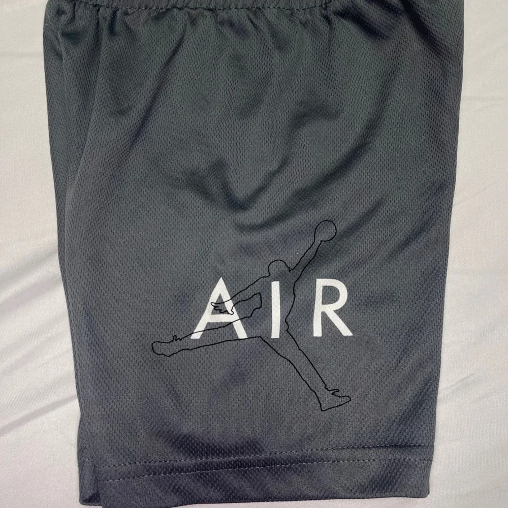 Jordan Boys Gray Mesh Athletic Basketball Shorts Jumpman Air Size 4-5Y S